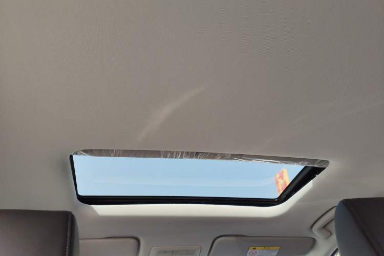 Used Wuling Asta 2022 2.0L DHT Electric-Speed Version