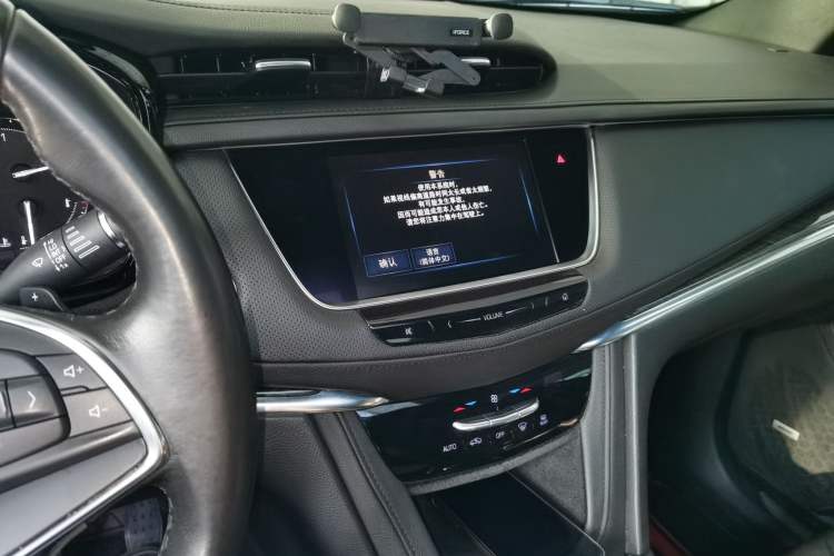 Used Cadillac XT5 2018 25T Tech Model
