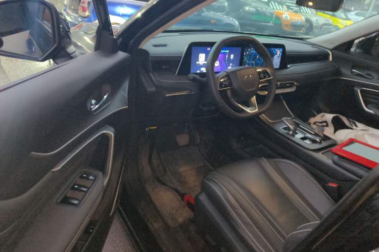 Used Venucia V 2023 260T Black Horse Edition Pro
