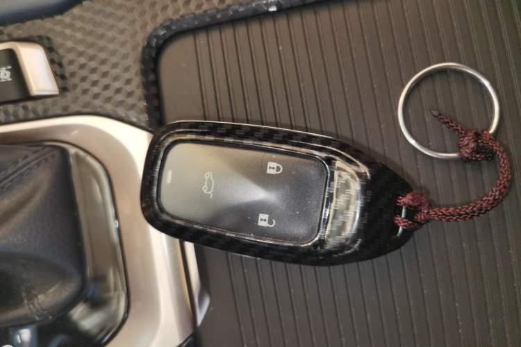 Used CHANGAN OSHAN COS1 2018 1.5T Automatic Smart 7-Seater Vehicle Key