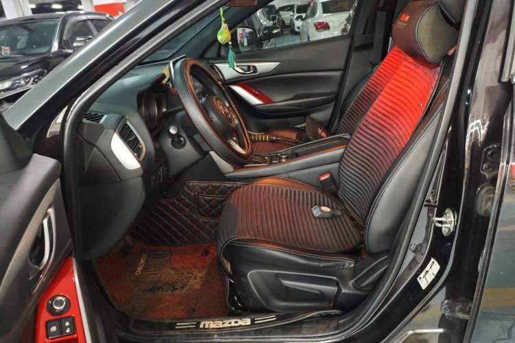 Used Mazda CX-4 2018 2.0L Automatic Two-Wheel Drive Blue Sky Dynamic Version China VI Standard
