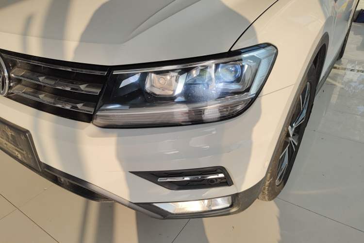 Used Volkswagen Tiguan L 2020 330TSI Automatic Two-Wheel Drive Smart Luxury Edition China VI Standard
