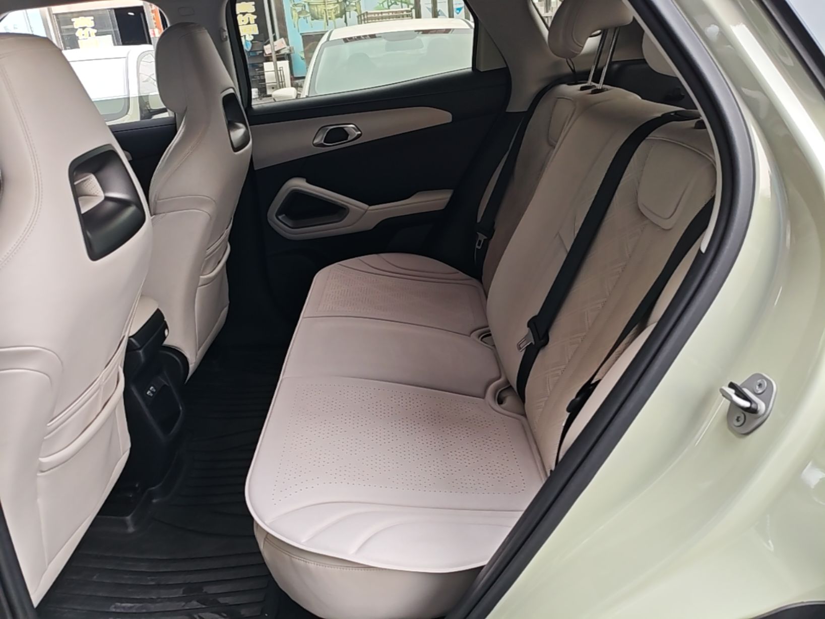BYD Yuan UP 2024 401 km Active Version — снимка 20