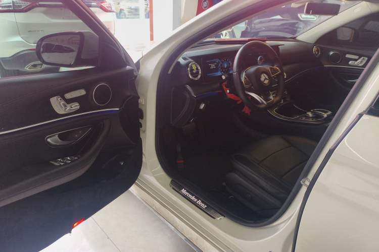 Used Mercedes-Benz E-Class 2018 Restyled E 300 L Sporty and Stylish Edition Driver Seat