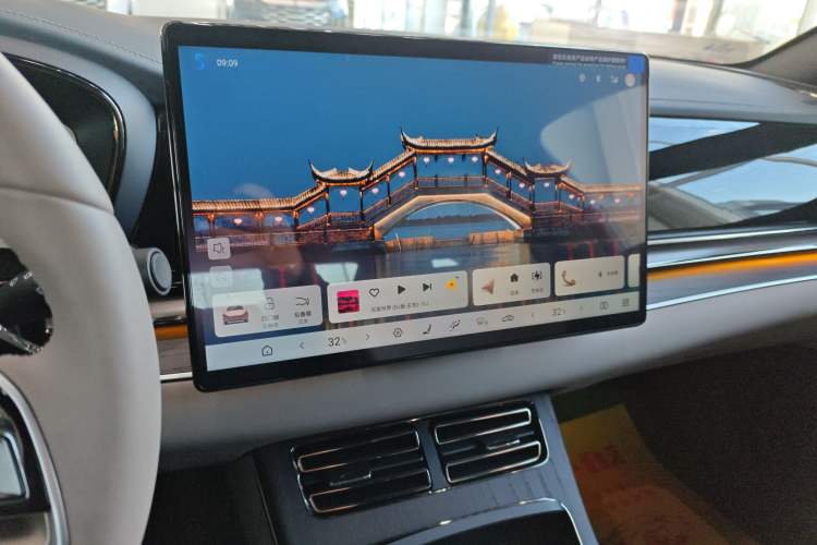 Used BYD Han 2025 EV with 701 km of Laser Radar-Enabled Intelligent Driving
