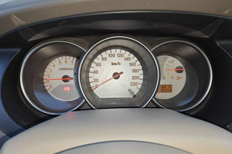 Used Nissan Livina 2010 Jingyue Edition 1.6L Manual All-Around Model Instrument Cluster