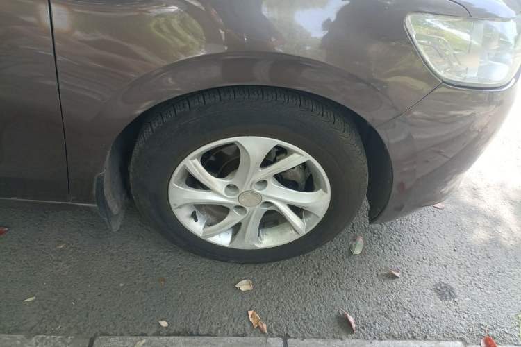 Used Peugeot 301 2016 1.6L Manual Comfort Edition Right Front Wheel Hub