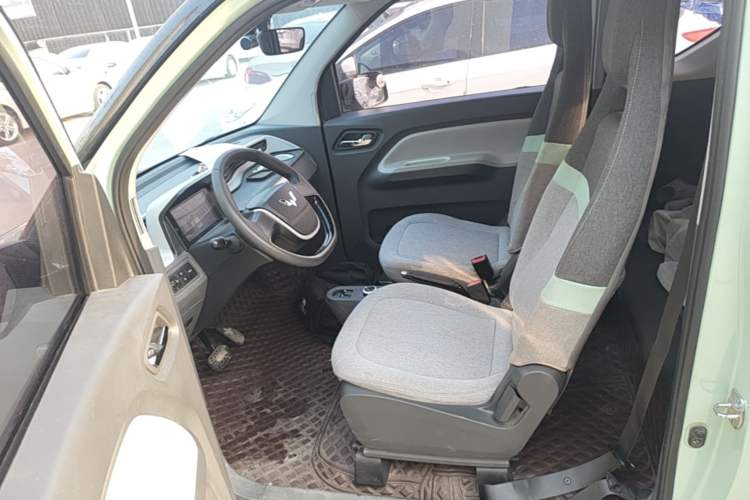 Used Wuling Hongguang MINIEV 2021 Macaron Premium Model – Lithium Iron Phosphate Left Front Seat