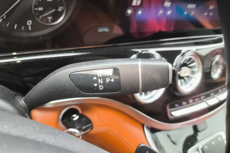 Used Mercedes-Benz Vito 2023 2.0T Elite Version 7 Seats
