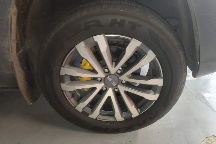 Used BAIC Off-Road BJ60 2022 2.0T May Day Edition Five Seats Right Front Wheel Hub