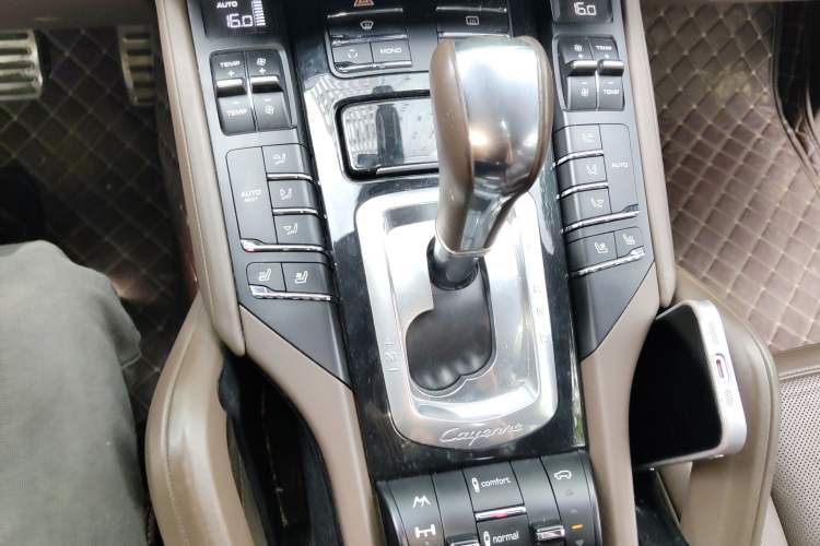 Used Porsche Cayenne 2011 Cayenne 3.0T Gear Lever