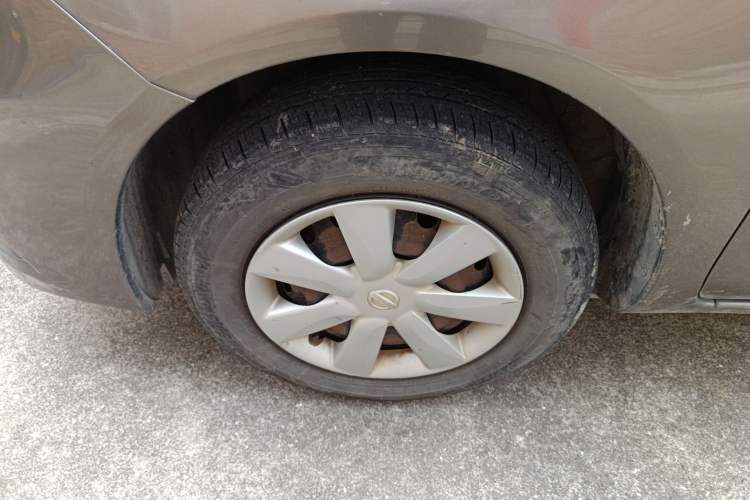 Used Nissan Sunny 2015 1.5XE CVT Comfort Edition Left Front Wheel Hub