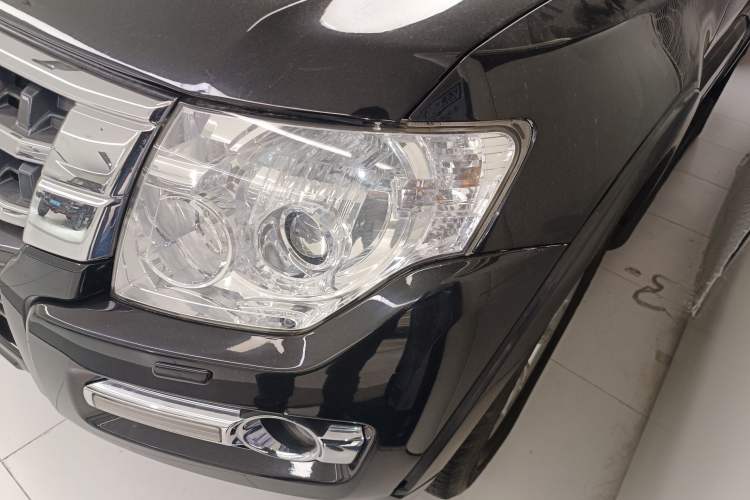 Used Mitsubishi Pajero 2018 V97 3.8L 5-Door GLS Sunroof Dual Differential – Middle East