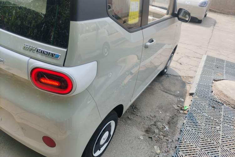 Used Wuling Hongguang MINIEV 2024 3rd Generation 215km Youth Edition