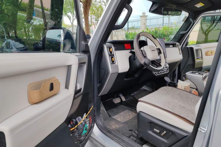 Used iCAR V23 2025 401 Two-Wheel Drive Intelligent Driving Version Driver Seat