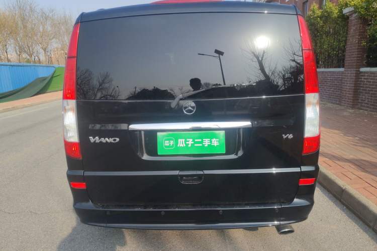 Used Mercedes-Benz Viano 2011 2.5L Limited Edition Rear