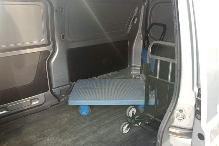 Used Jinbei Hiace X30 2020 1.5L Van Super-Enjoyment Model China VI Standard SWC15M Left Rear Seat