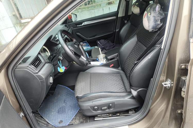 Used Skoda Superb 2018 TSI280 DSG Comfort Edition China V Standard Left Front Seat