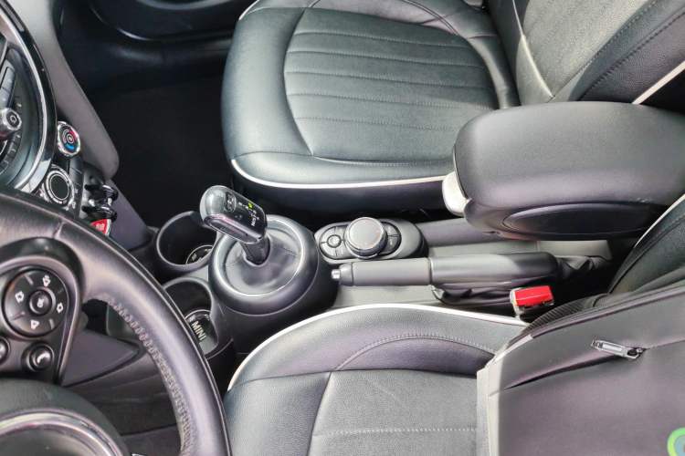 Used MINI MINI 2017 1.5T COOPER Ice Blue Limited Edition Five-Door Version