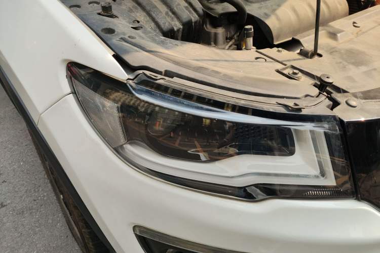 Used Jeep Compass 2017 200TS Automatic High-Performance All-Wheel Drive Edition Right Front Headlight