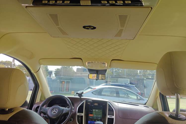 Used Mercedes-Benz Vito 2016 2.0T Elite Edition Headliner