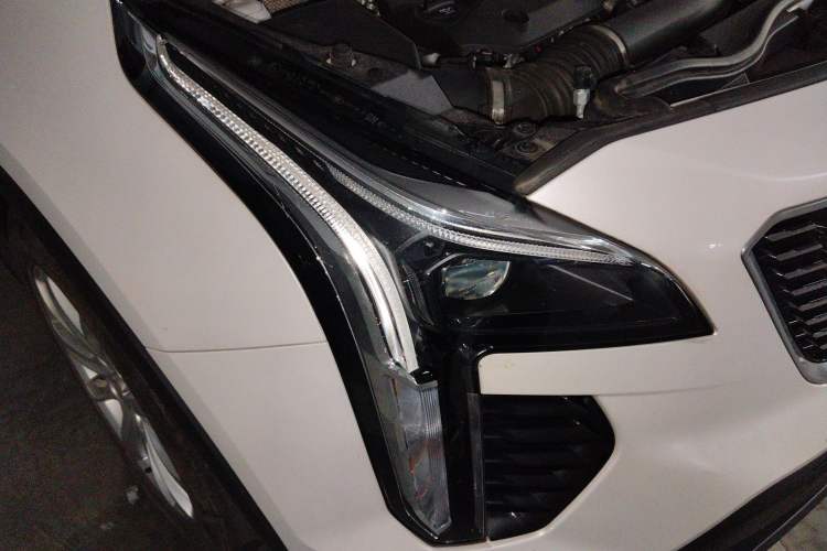 Used Cadillac XT4 2022 28T Two-Wheel Drive Fashion Edition Right Front Headlight