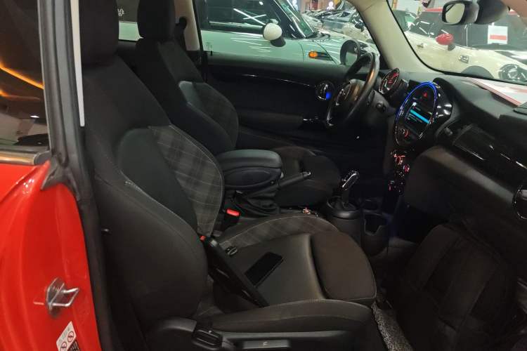 Used MINI MINI 2018 1.5T COOPER Classic Edition