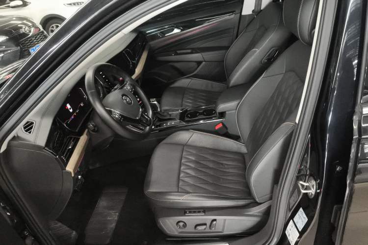 Used Volkswagen Passat 2020 330TSI Luxury Edition China VI