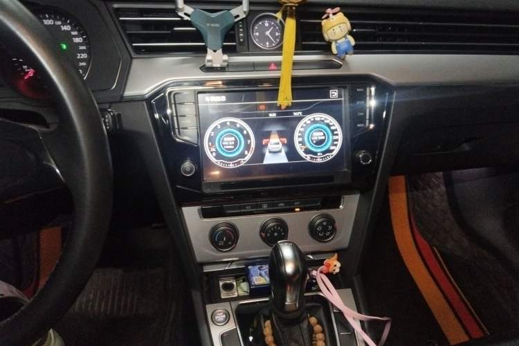 Used Volkswagen Magotan 2017 280TSI DSG Comfort Model Audio And AC Panel