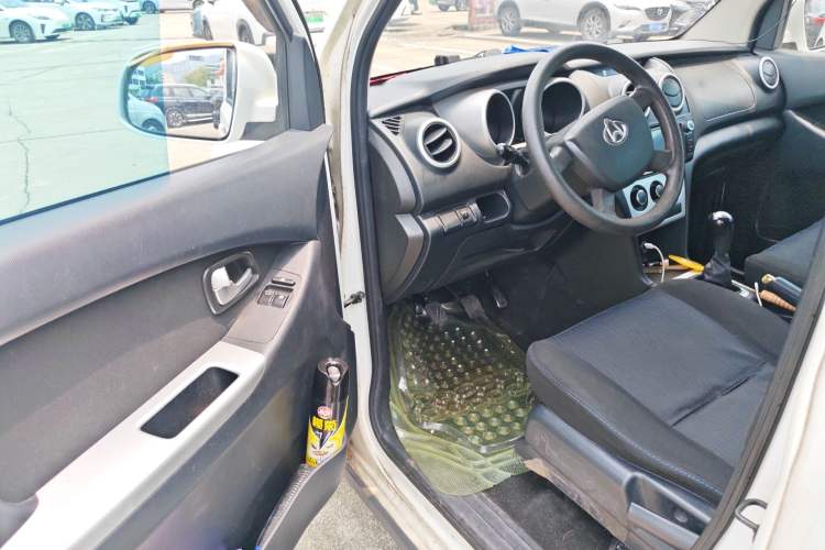 Used CHANGAN KAICHENG Ounuo S 2014 1.5L Base Version