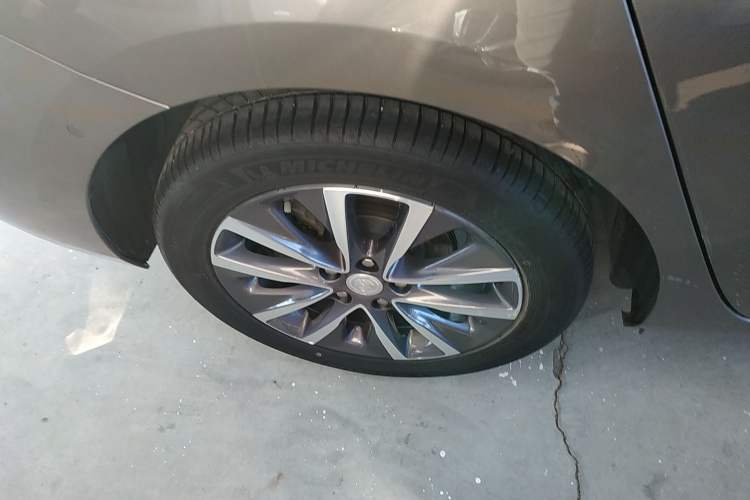 Used Buick GL6 2021 323T Mild Hybrid Connect Prestige Model Exterior 8