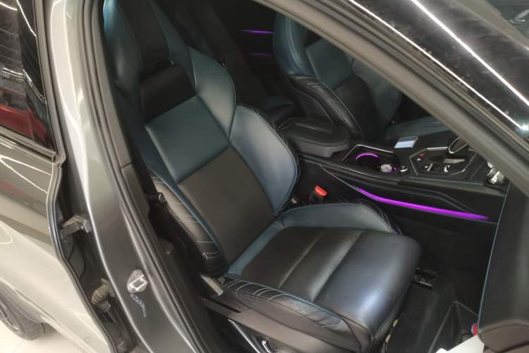 Used Lynk & Co 05 2022 2.0T Two-Wheel Drive Shine Halo Right Front Seat