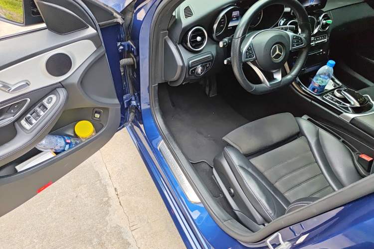 Used Mercedes-Benz C-Class 2018 C 200 Sport Edition Driver Seat