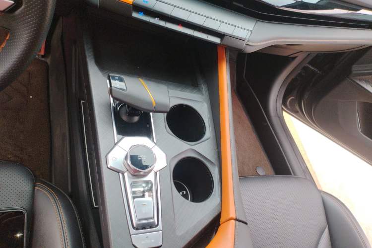 Used CHANGAN UNI-V 2022 1.5T Prestige Version Gear Lever