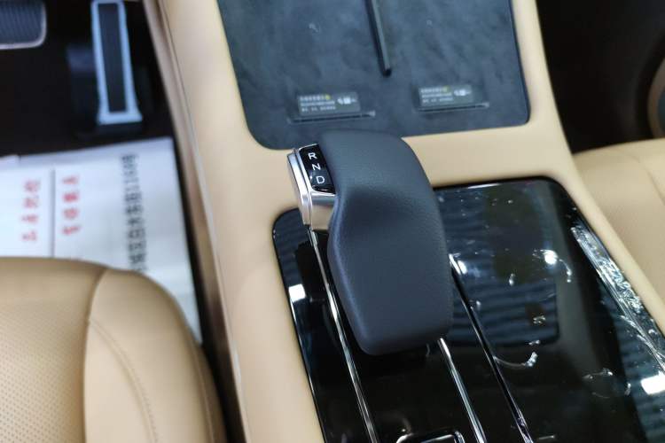 Used Hima AITO M7 2024 1.5T Intelligent Drive Rear-Drive Ultra Version 5 Seats Gear Lever