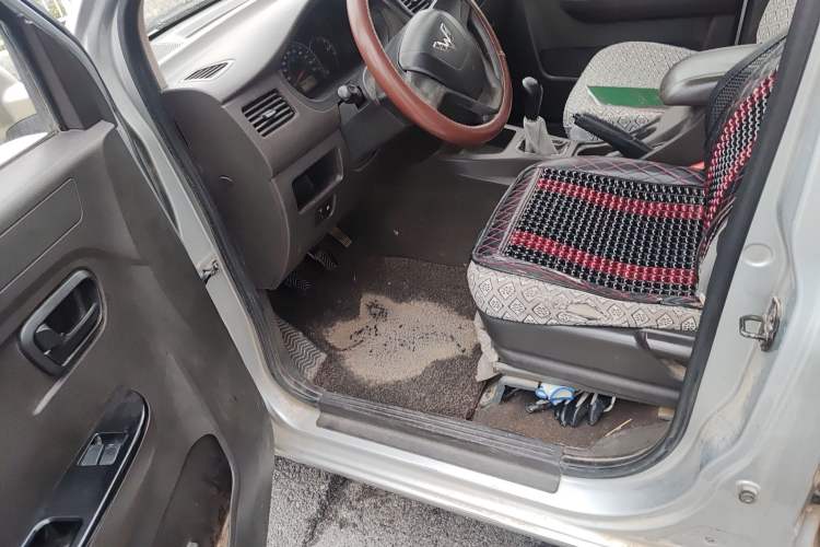 Used Wuling Rongguang V 2015 1.5L Base Version Driver Seat