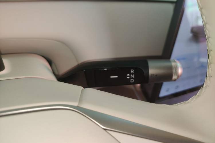 Used ONVO Luxeed L90 2025 Model—Ultra Six-Seater Version