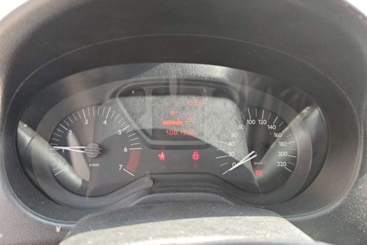 Used Citroen Elysee 2015 Zhishang Edition 1.6L Manual Fashion Model