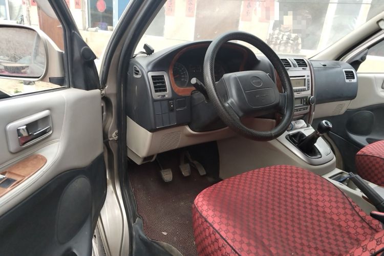 Used Jinbei Grace 2015 2.0L Classic Edition Standard Model Long Wheelbase 7/9 Seats Driver Seat