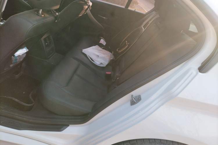 Used BMW 3 Series 2015 320i Luxury Line Stylish Edition