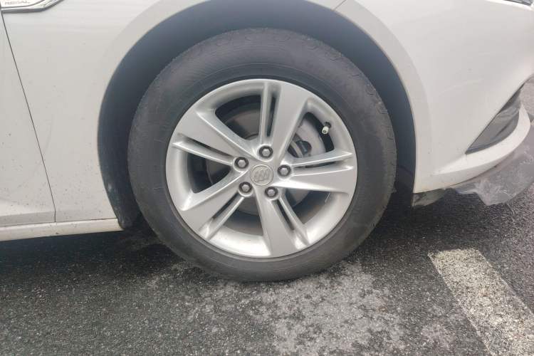 Used Buick Regal 2019 20T Elite Version China VI Standard Right Front Wheel Hub