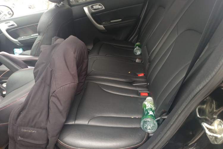 Used Haval H6 2015 Upgraded Model 1.5T Manual Two-Wheel Drive Elite Version