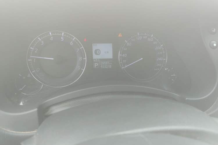 Used Infiniti QX50 2015 2.5L Enjoyment Edition Odometer Close Up