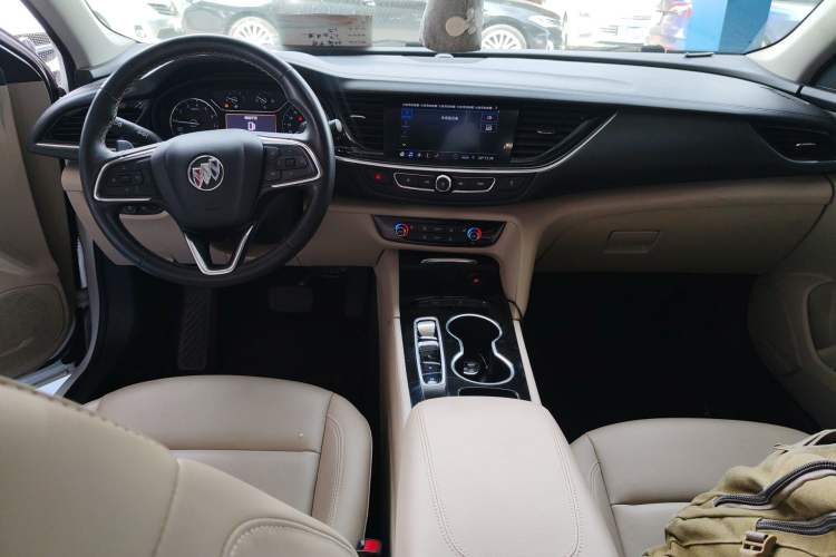 Used Buick Regal 2020 552T Elite Edition Center Console