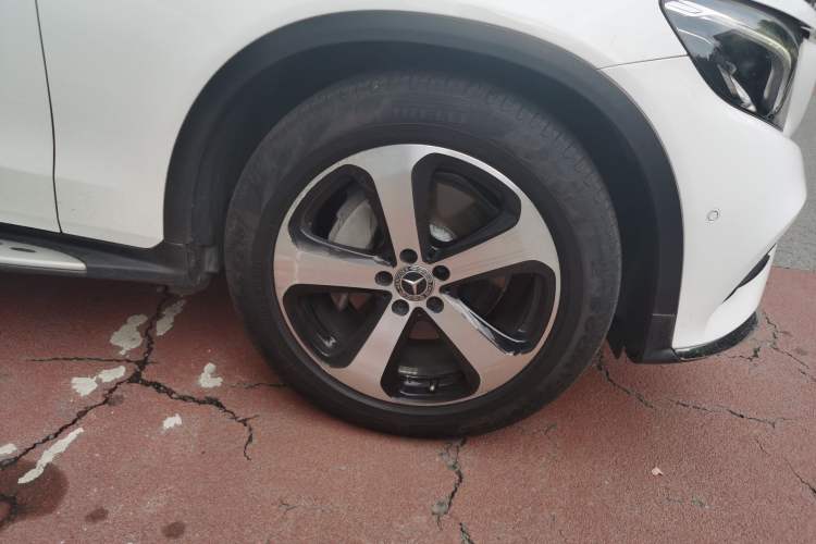 Used Mercedes-Benz GLC 2019 Facelift GLC 260 L 4MATIC Luxury Model
