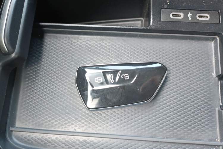 Used Volkswagen ID.6 CROZZ 2022 Long-Range PRO Edition Interior 1