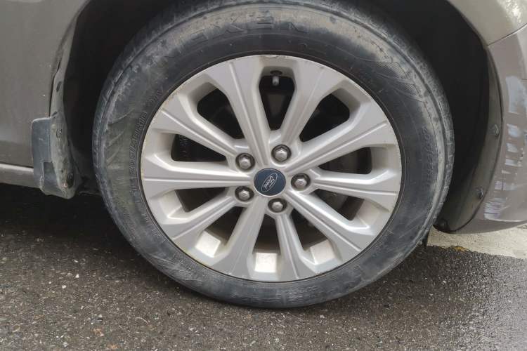 Used Ford Escort 2015 1.5L Automatic Fashion Model