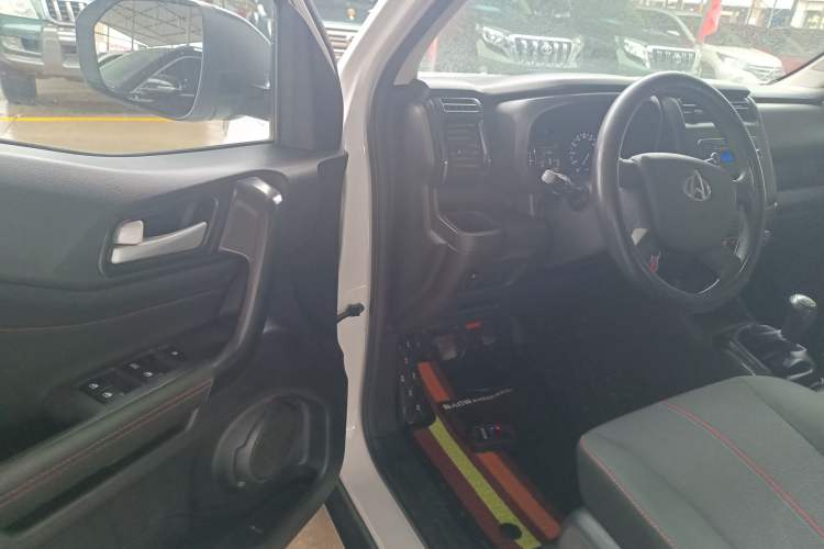 Used CHANGAN OSHAN X70A 2020 1.5L Manual Base Version