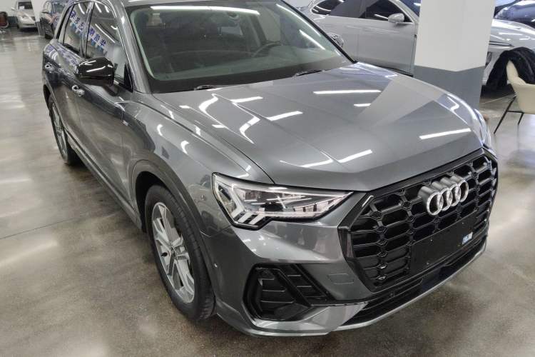 Used Audi Q3 2022 40 TFSI Fashion Dynamic Model