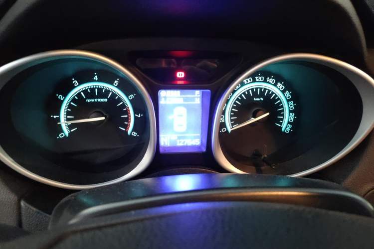 Used GAC Trumpchi GS5 2014 2.0L Automatic Two-Wheel Drive Deluxe Edition Instrument Cluster